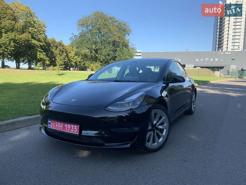 Седан Tesla Model 3 2022 в Києві