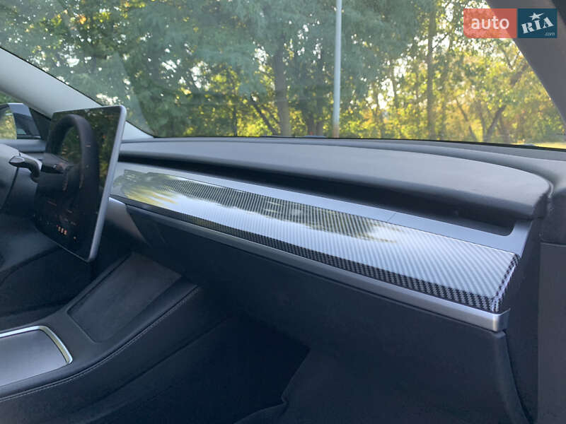 Седан Tesla Model 3 2022 в Києві