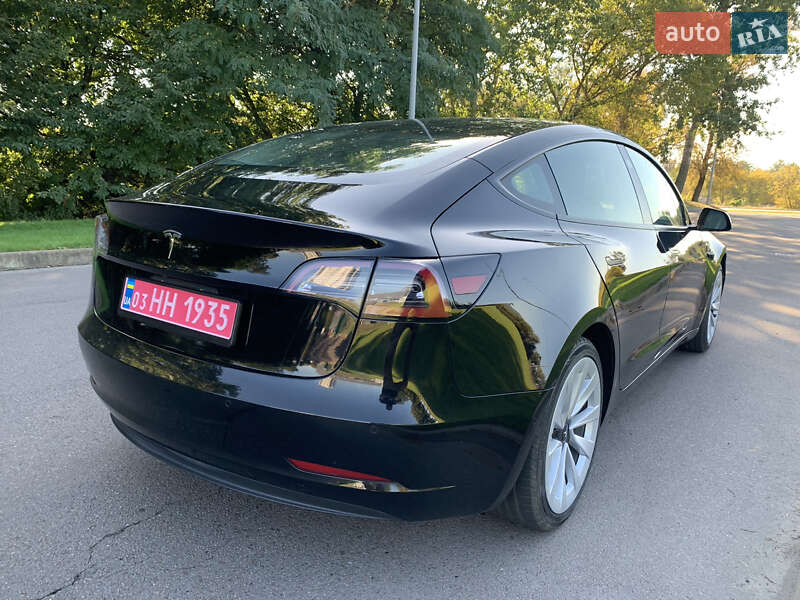 Седан Tesla Model 3 2022 в Києві