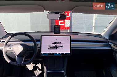 Седан Tesla Model 3 2023 в 