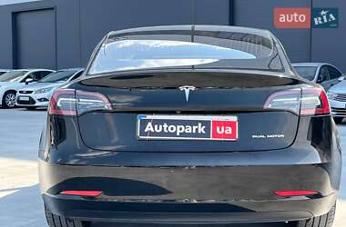 Седан Tesla Model 3 2019 в 