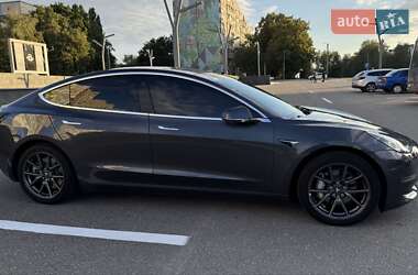 Седан Tesla Model 3 2018 в 