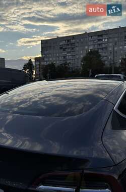 Седан Tesla Model 3 2018 в 