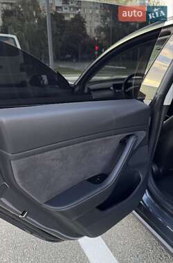 Седан Tesla Model 3 2018 в 