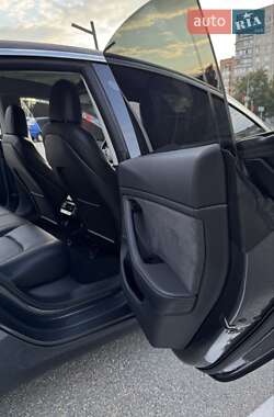 Седан Tesla Model 3 2018 в 