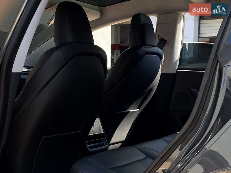 Седан Tesla Model 3 2024 в Киеве
