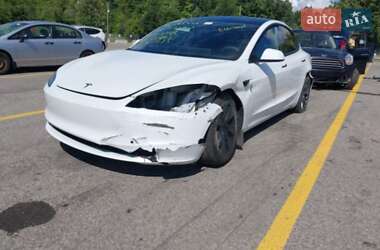 Седан Tesla Model 3 2024 в 