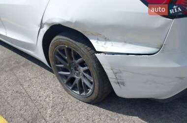 Седан Tesla Model 3 2024 в 