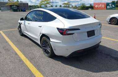 Седан Tesla Model 3 2024 в 