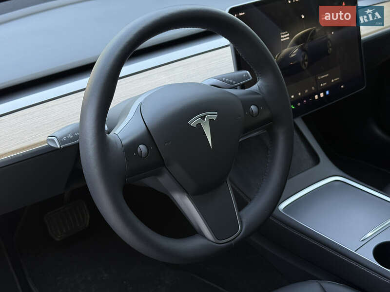 Седан Tesla Model 3 2022 в Ивано-Франковске