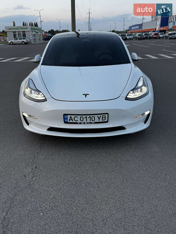 Tesla Model 3 2021