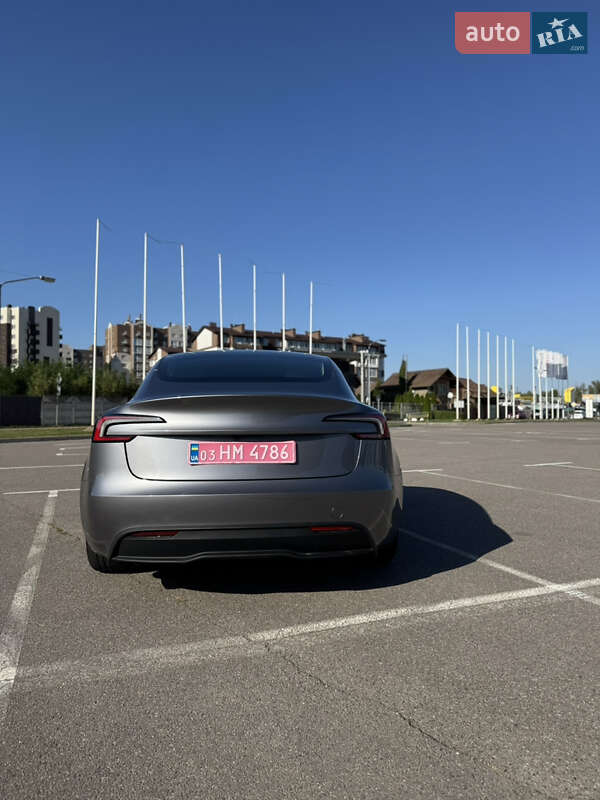 Седан Tesla Model 3 2024 в Василькове