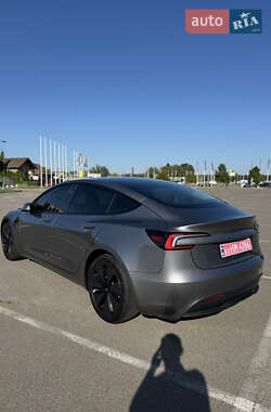 Седан Tesla Model 3 2024 в 