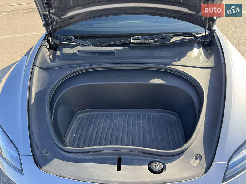 Седан Tesla Model 3 2024 в Василькове