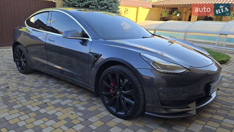 Седан Tesla Model 3 2019 в 