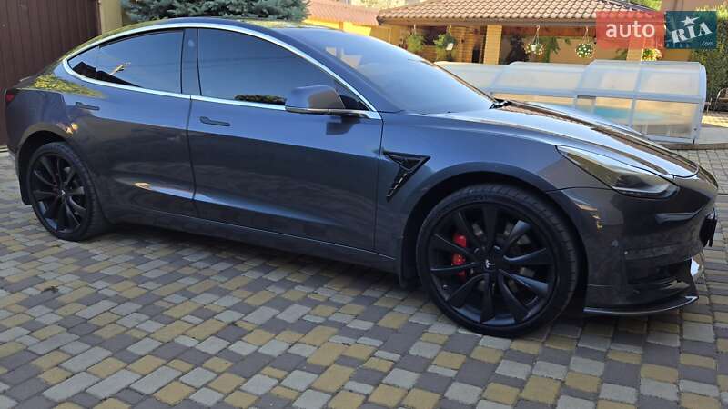 Седан Tesla Model 3 2019 в Одессе