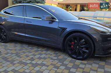 Седан Tesla Model 3 2019 в 