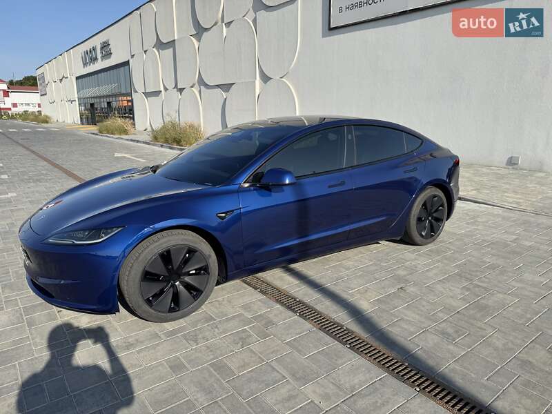 Седан Tesla Model 3 2024 в Луцьку