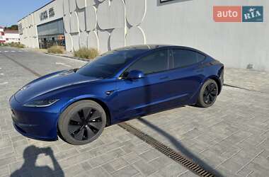 Седан Tesla Model 3 2024 в 