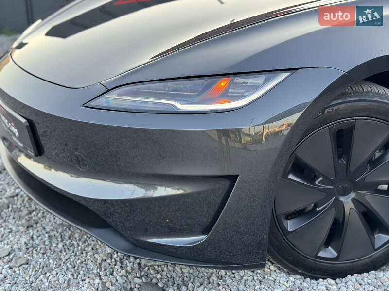 Седан Tesla Model 3 2024 в Луцке