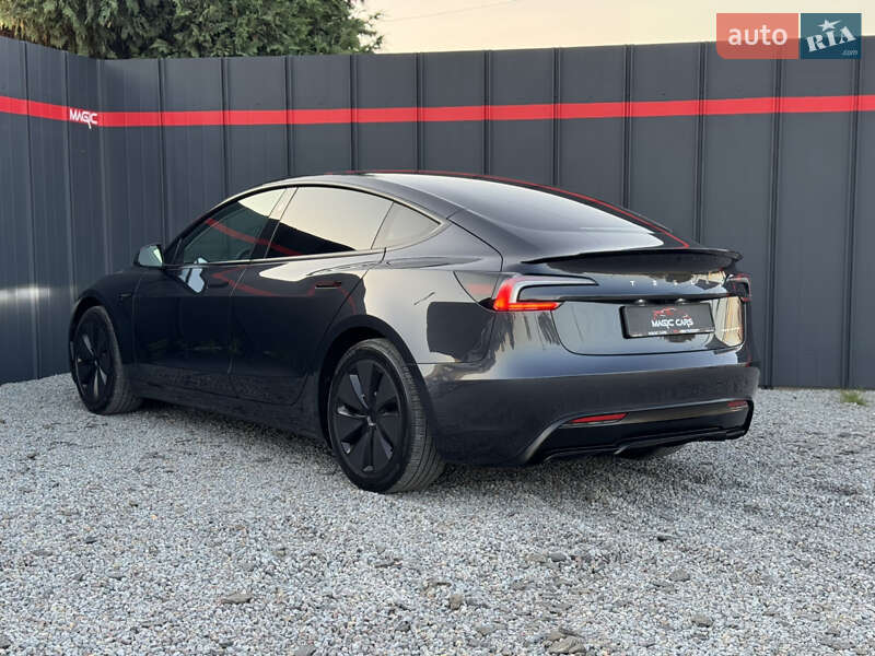 Седан Tesla Model 3 2024 в Луцке
