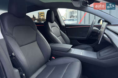 Седан Tesla Model 3 2024 в 