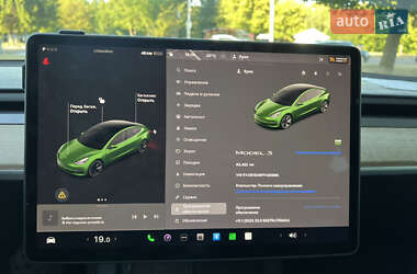 Седан Tesla Model 3 2022 в 