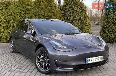 Седан Tesla Model 3 2021 в 