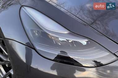 Седан Tesla Model 3 2021 в 