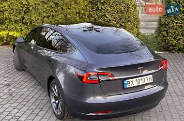 Седан Tesla Model 3 2021 в 