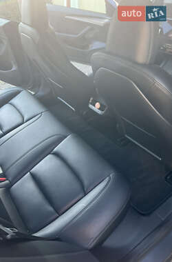 Седан Tesla Model 3 2023 в 