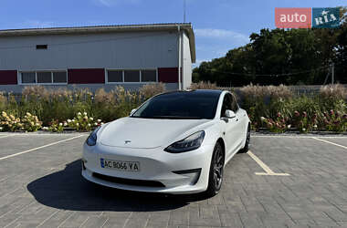 Седан Tesla Model 3 2020 в 