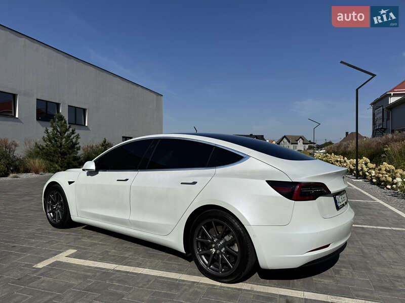Седан Tesla Model 3 2020 в Луцке