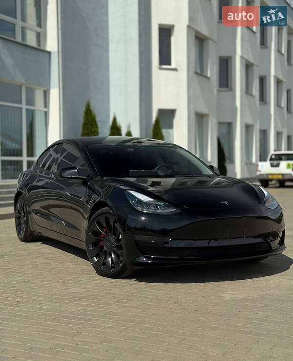 Седан Tesla Model 3 2023 в Житомирі