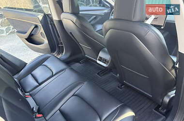 Седан Tesla Model 3 2022 в 