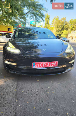 Седан Tesla Model 3 2020 в 