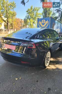 Седан Tesla Model 3 2020 в 