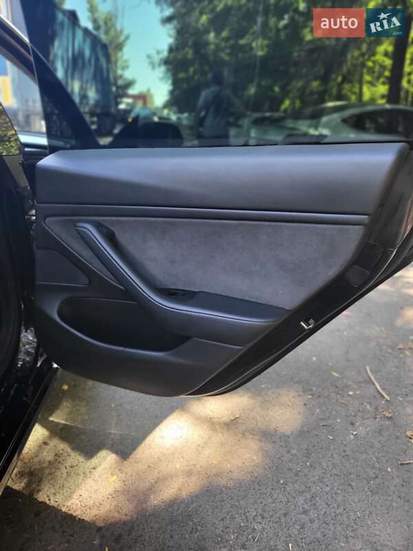 Седан Tesla Model 3 2020 в Одессе