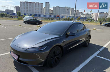 Седан Tesla Model 3 2024 в 