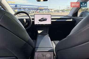 Седан Tesla Model 3 2024 в 