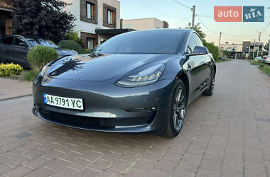 Седан Tesla Model 3 2019 в 
