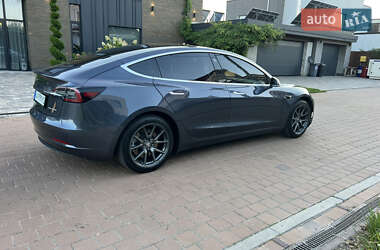 Седан Tesla Model 3 2019 в 