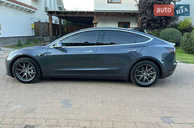 Седан Tesla Model 3 2019 в 