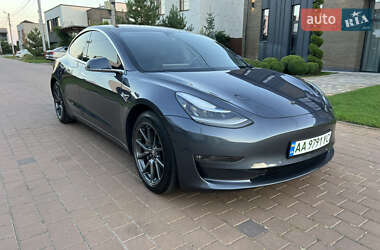Седан Tesla Model 3 2019 в 