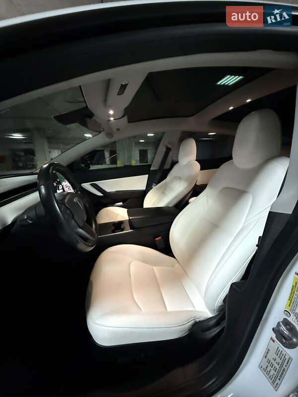 Седан Tesla Model 3 2018 в Тернополе фото 15 Седан Tesla Model 3 2018 в Тернополе