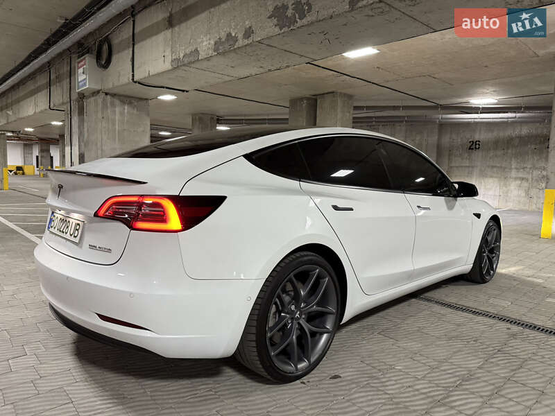 Седан Tesla Model 3 2018 в Тернополе фото 10 Седан Tesla Model 3 2018 в Тернополе