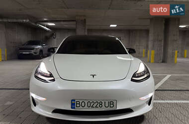 Седан Tesla Model 3 2018 в 