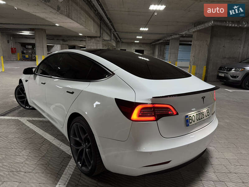 Седан Tesla Model 3 2018 в Тернополе фото 37 Седан Tesla Model 3 2018 в Тернополе