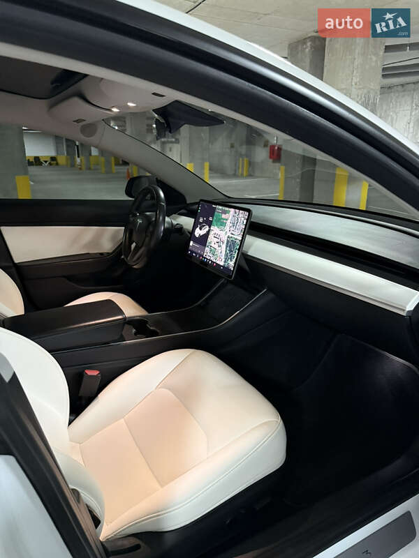 Седан Tesla Model 3 2018 в Тернополе фото 56 Седан Tesla Model 3 2018 в Тернополе