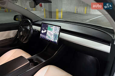 Седан Tesla Model 3 2018 в 